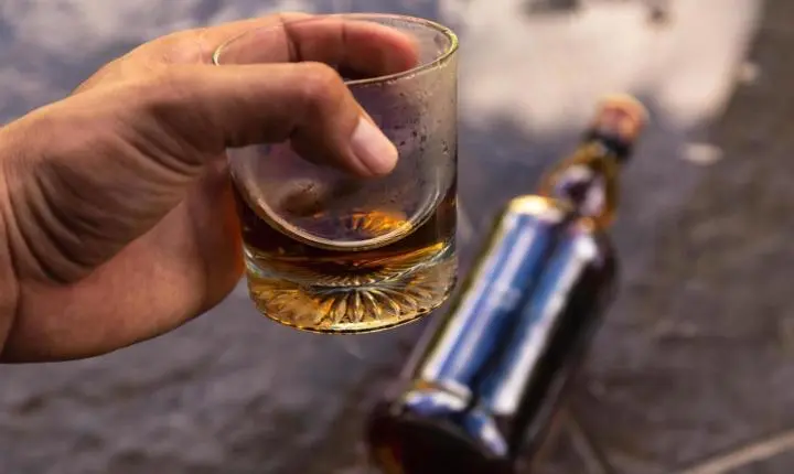 A LENDA DO ÁLCOOL